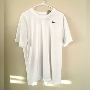 Nike Training Tee - Men’s Large - NWT